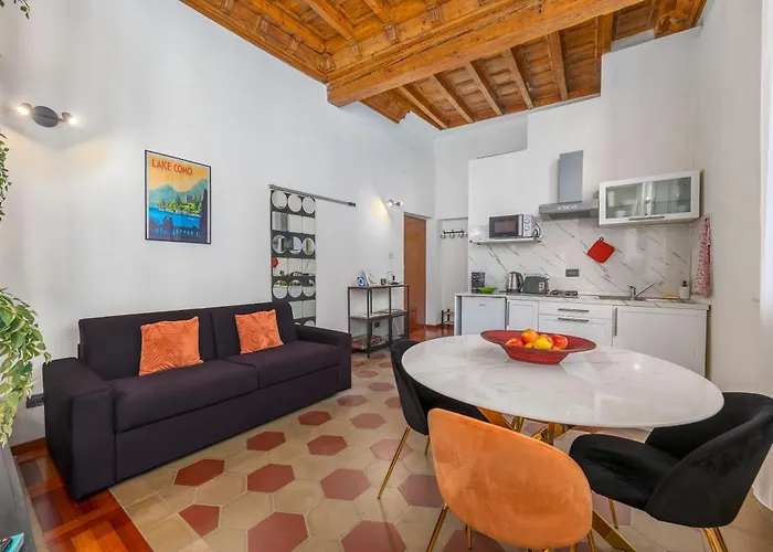 Domus Cortesella * Комо