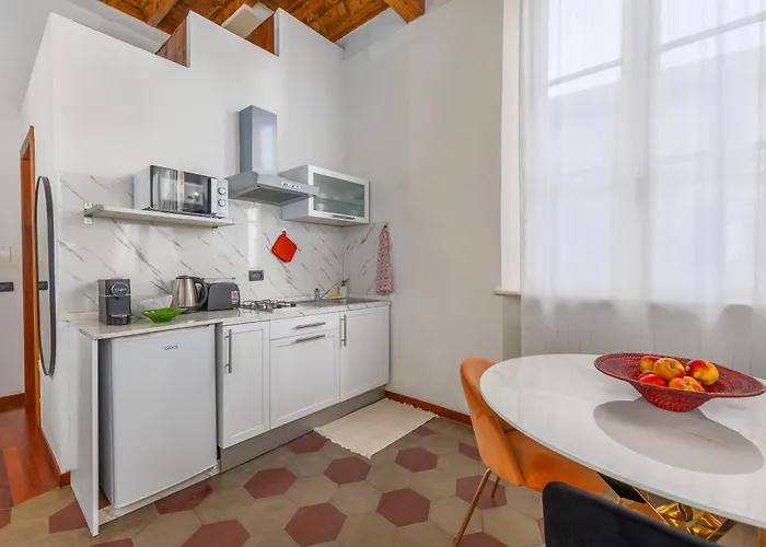 Domus Cortesella Апартаменты Комо
