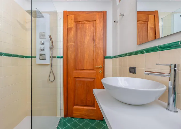 Domus Cortesella Апартаменты Комо